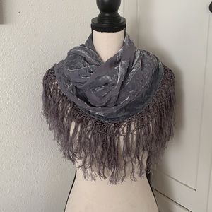 TERANI COUTURE squared silk blend scarf/shawl with fringe boho